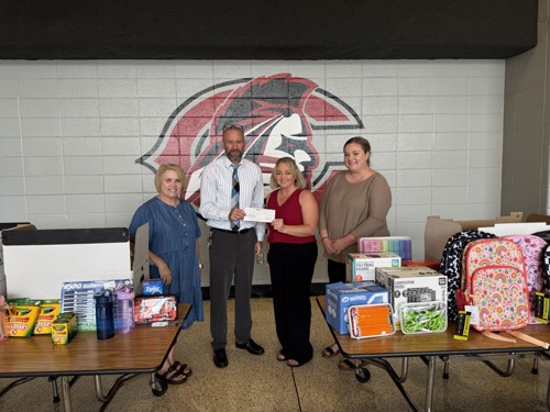 First Bank and Trust Company presents Wise County School with Donation